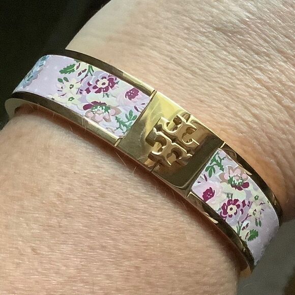 NWT TORY BURCH MILLER LEATHER FLORAL HINGE BRACELET NEW​​ - Picture 1 of 14